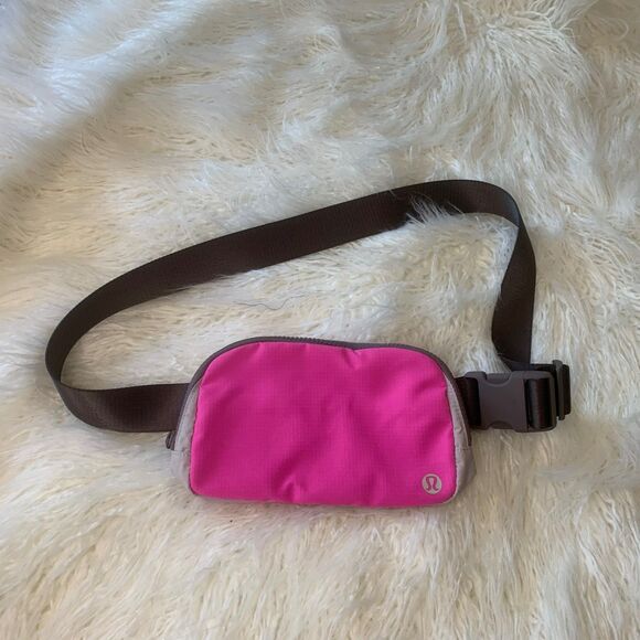 Lululemon Pow Pink Light Lunar Rock Chrome Everywhere Belt Bag - Picture 1 of 8
